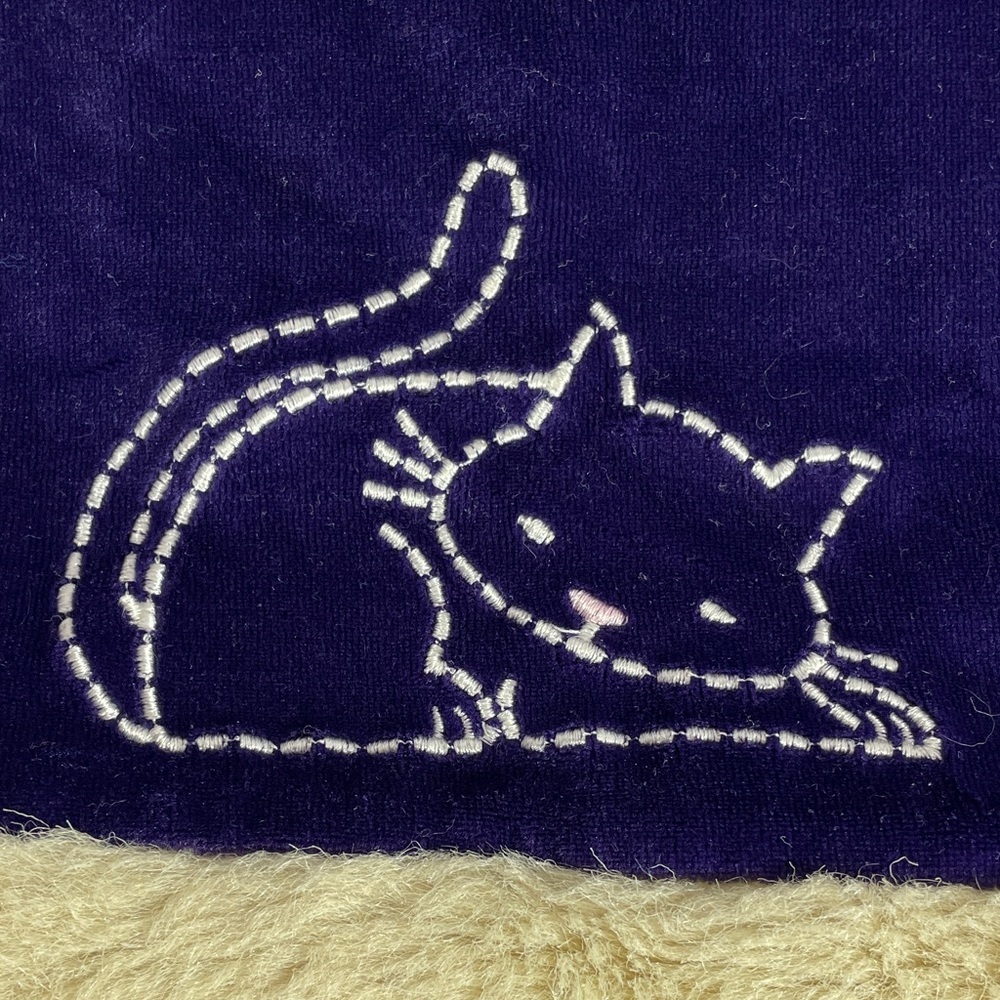 Sesame Street Velvet Top and Bottom Deep Purple with Cat Embroidery - Picture 5 of 8